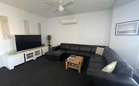 South Hedland 3X1 Comfy And Spacious Accommodation.